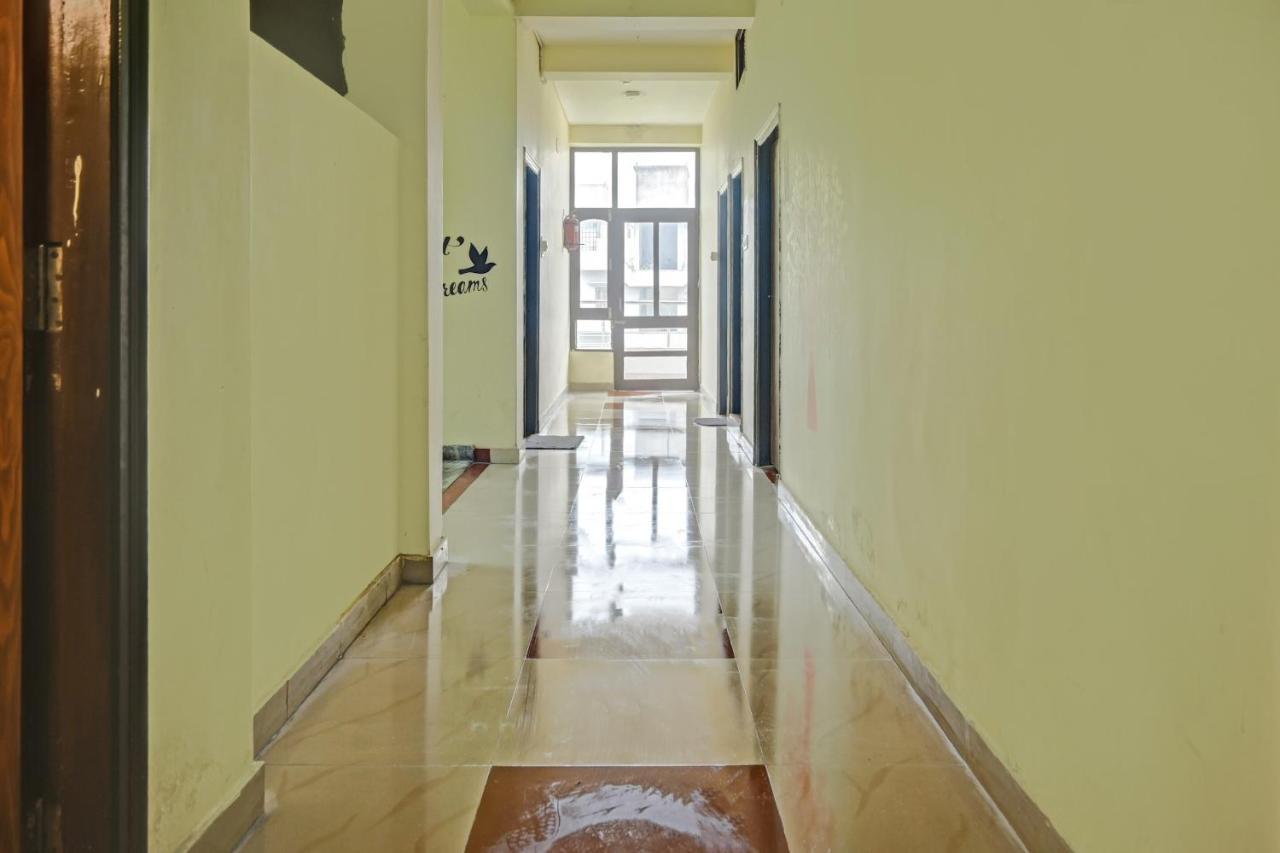 OYO 7498 Hotel Aparajita Váránasí Exteriér fotografie